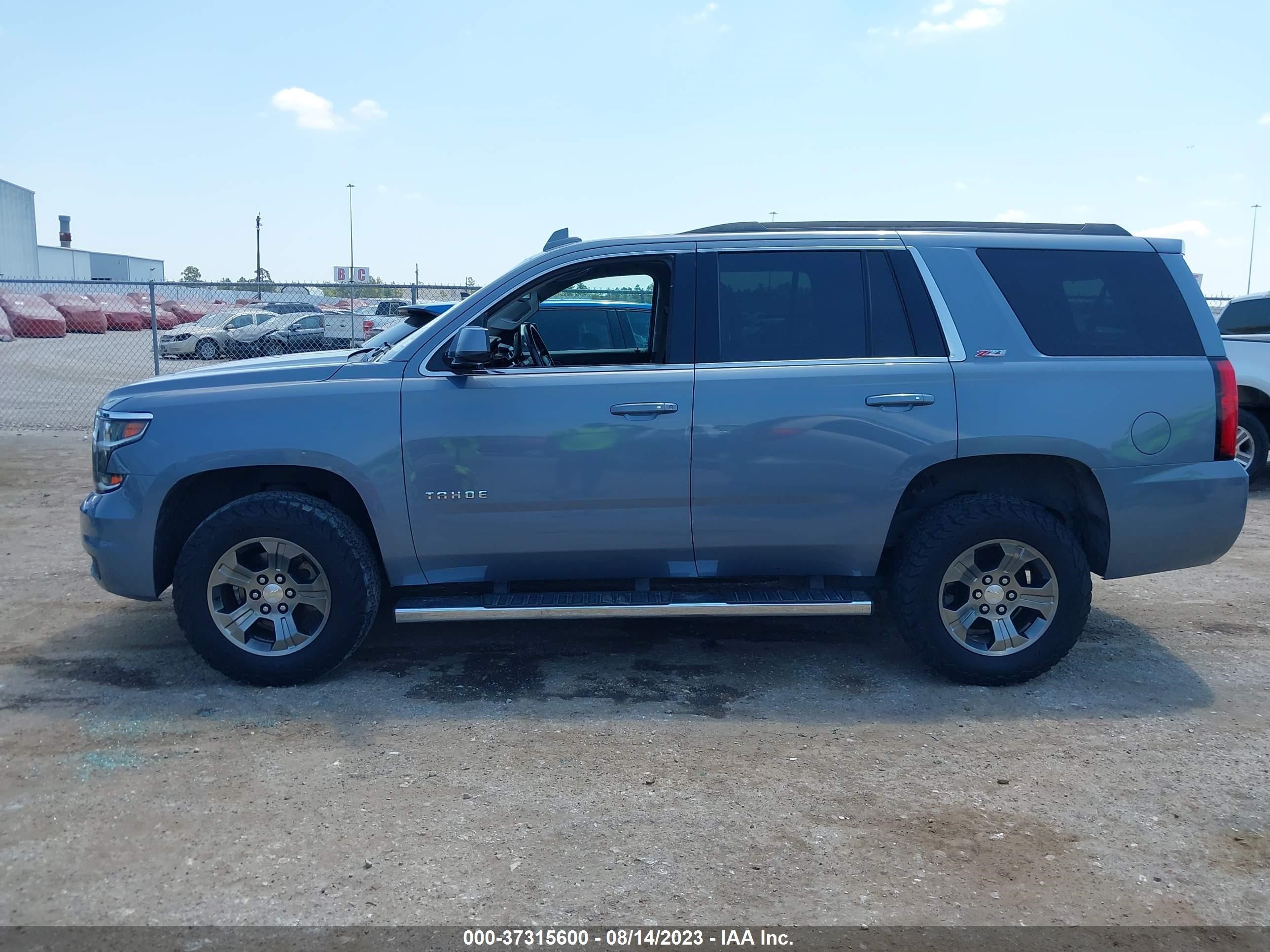 Photo 12 VIN: 1GNSKBKCXFR632389 - CHEVROLET TAHOE 