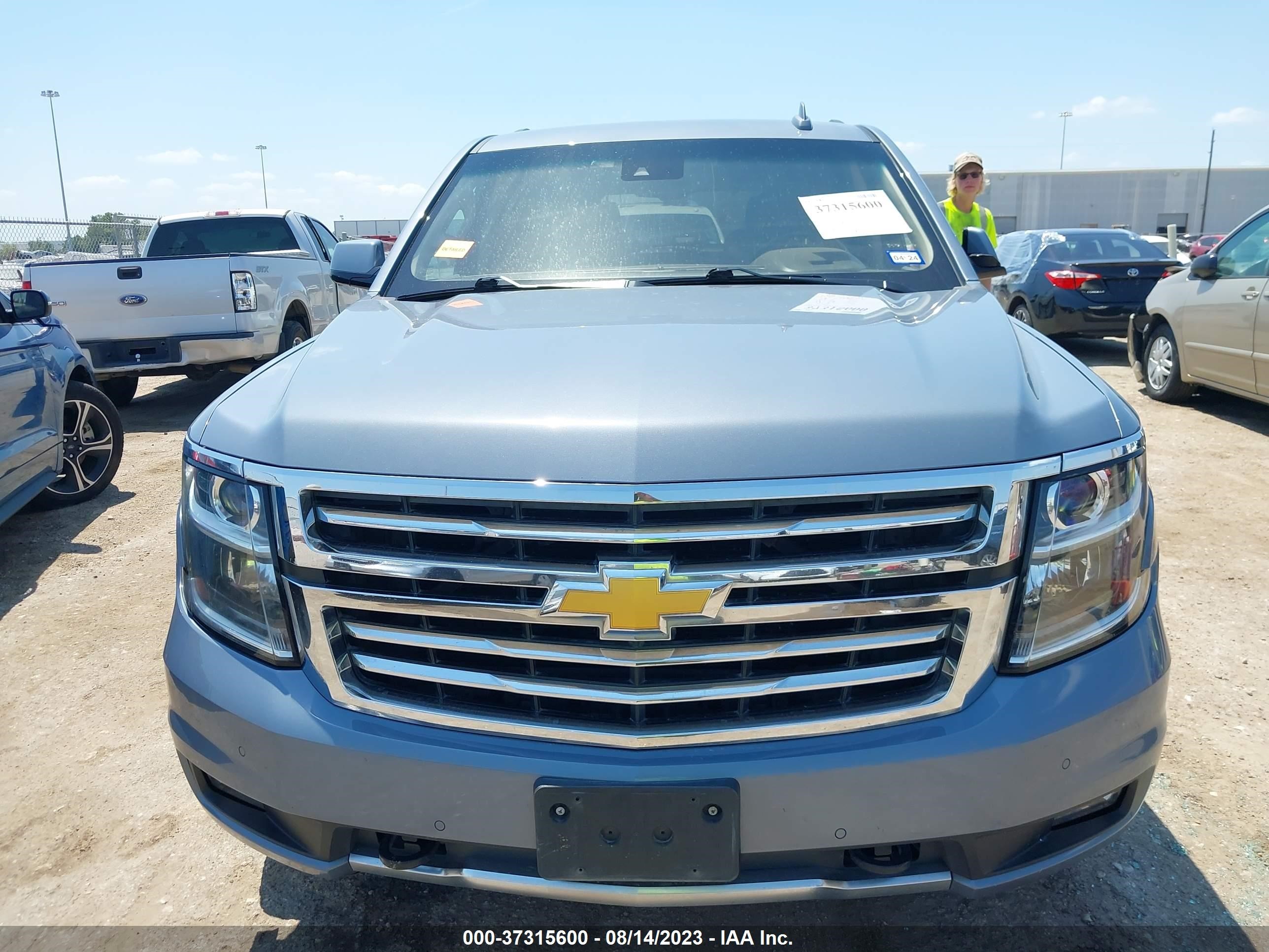 Photo 5 VIN: 1GNSKBKCXFR632389 - CHEVROLET TAHOE 