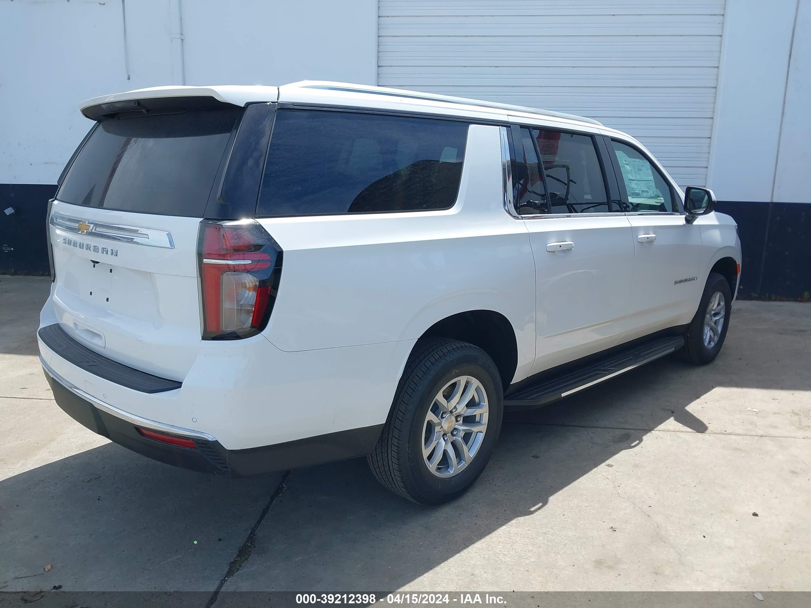 Photo 3 VIN: 1GNSKBKD4RR178024 - CHEVROLET SUBURBAN 