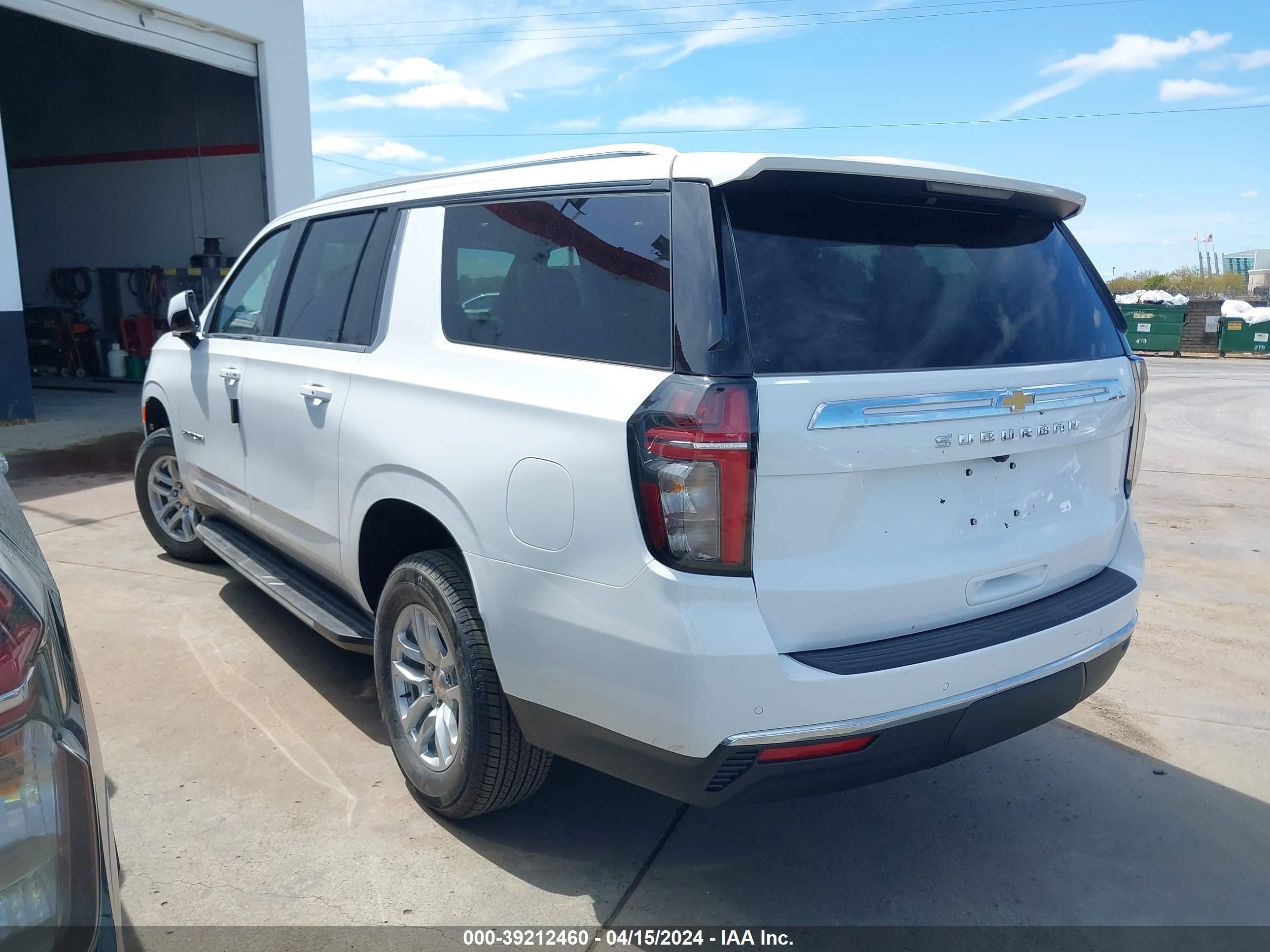 Photo 2 VIN: 1GNSKBKD6RR177439 - CHEVROLET SUBURBAN 