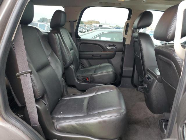 Photo 10 VIN: 1GNSKCE00BR132999 - CHEVROLET TAHOE 