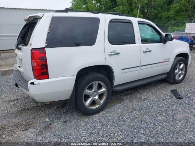 Photo 3 VIN: 1GNSKCE00DR100122 - CHEVROLET TAHOE 