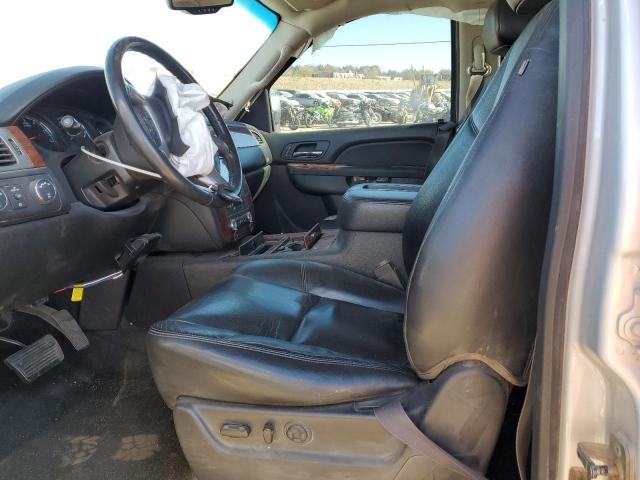 Photo 6 VIN: 1GNSKCE00DR318657 - CHEVROLET TAHOE 