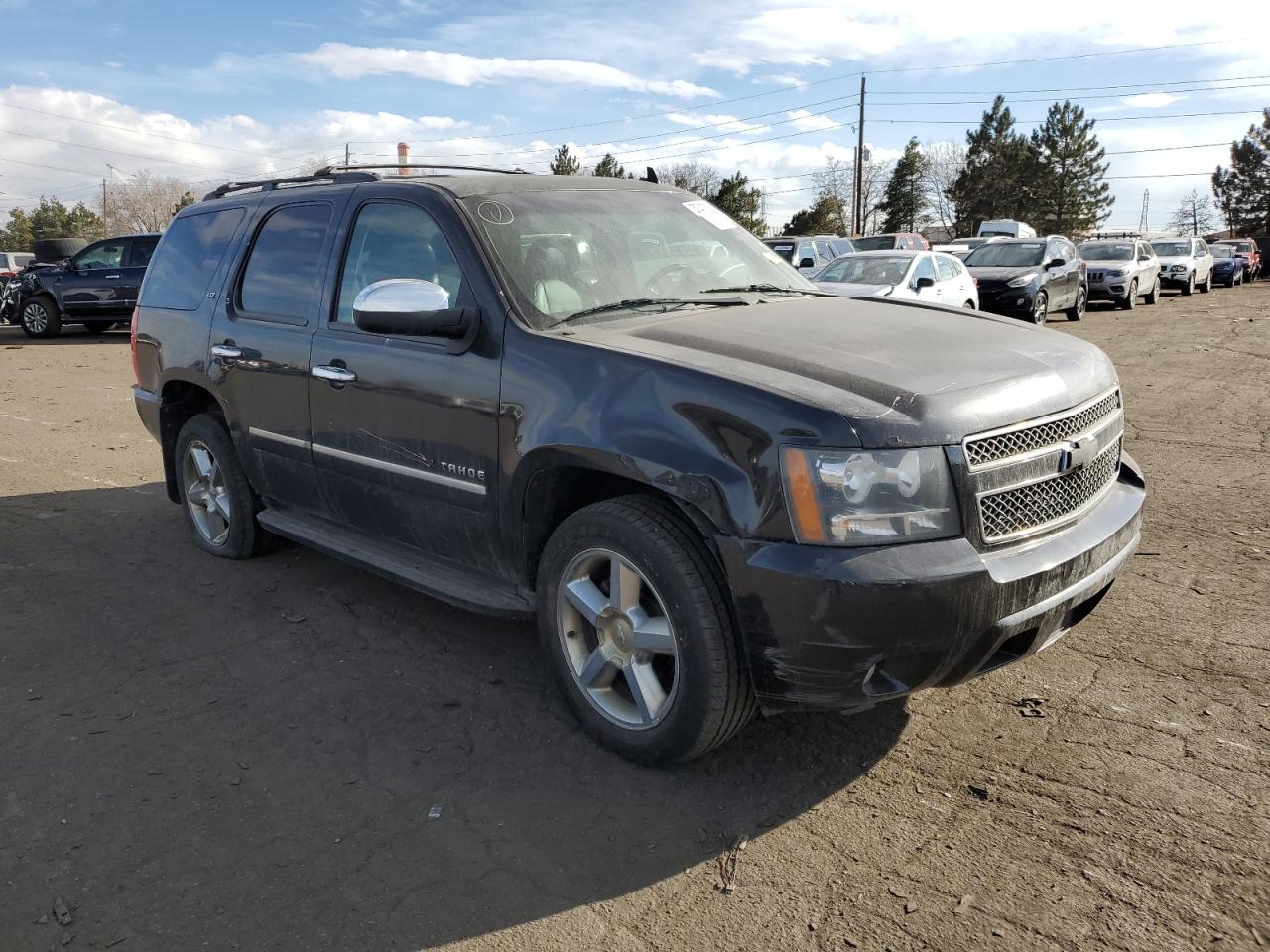 Photo 4 VIN: 1GNSKCE00DR322286 - CHEVROLET TAHOE 