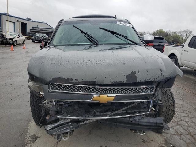 Photo 4 VIN: 1GNSKCE02BR185820 - CHEVROLET TAHOE 