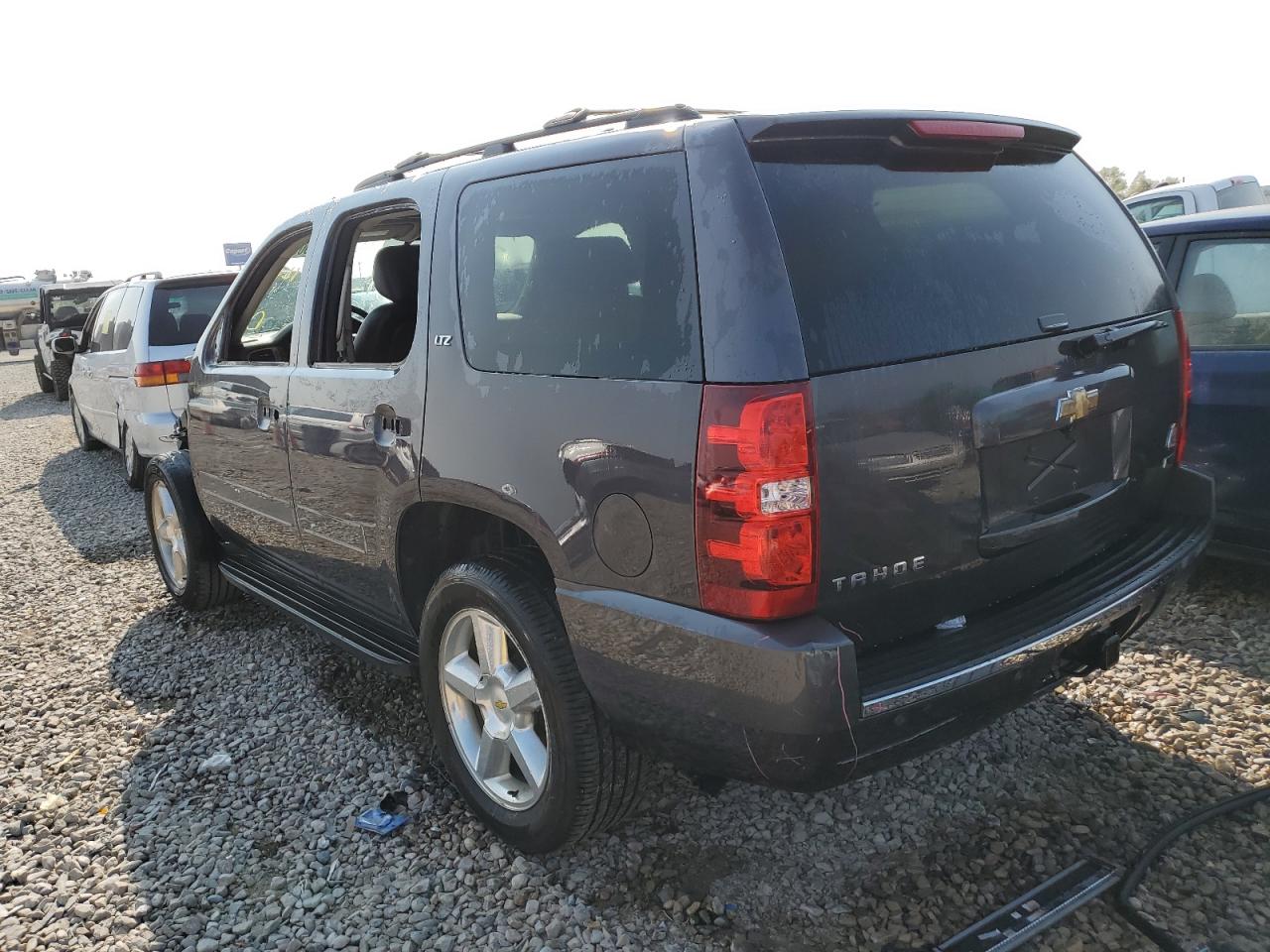 Photo 1 VIN: 1GNSKCE03BR263523 - CHEVROLET TAHOE 