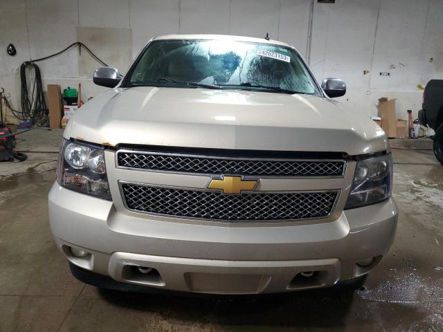 Photo 4 VIN: 1GNSKCE03BR334056 - CHEVROLET TAHOE K150 