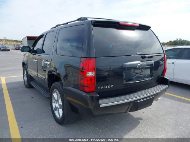 Photo 2 VIN: 1GNSKCE03DR108229 - CHEVROLET TAHOE 