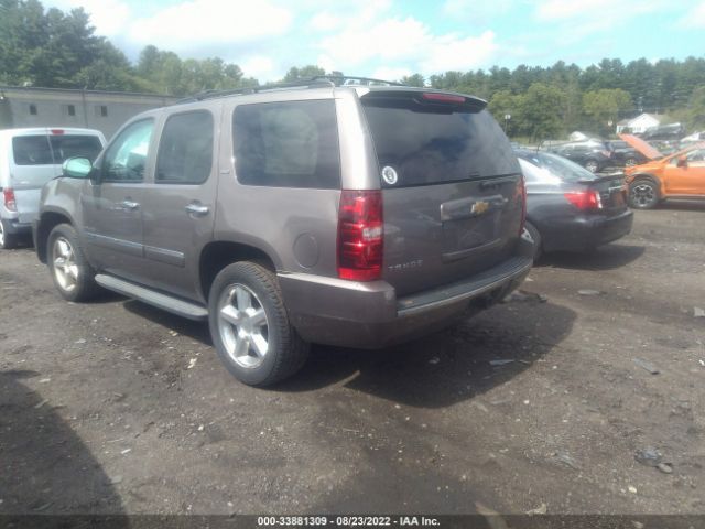 Photo 2 VIN: 1GNSKCE03DR189992 - CHEVROLET TAHOE 