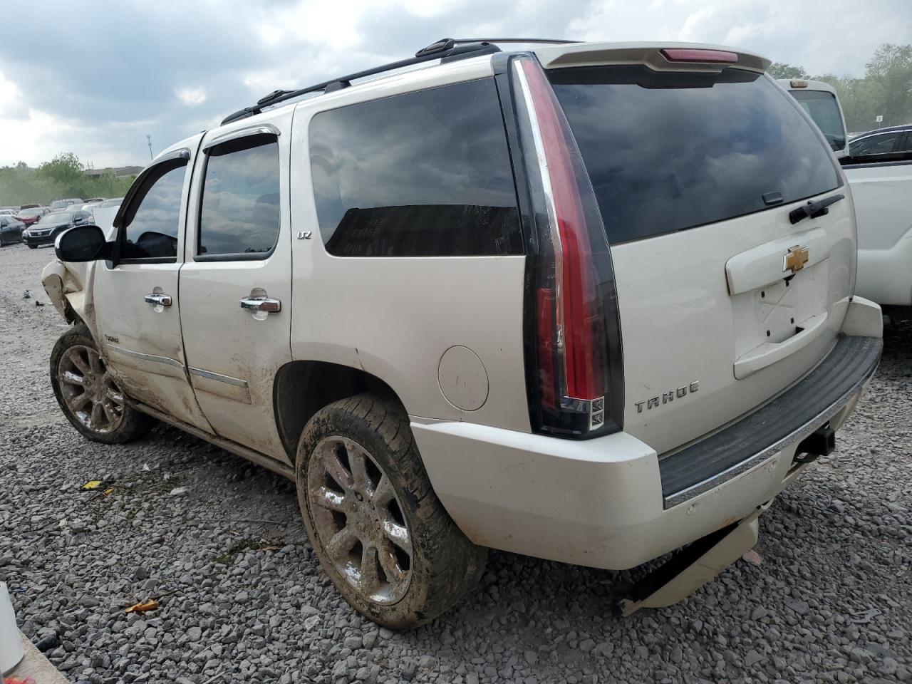 Photo 1 VIN: 1GNSKCE03DR234381 - CHEVROLET TAHOE 