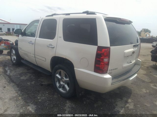 Photo 2 VIN: 1GNSKCE04BR213407 - CHEVROLET TAHOE 