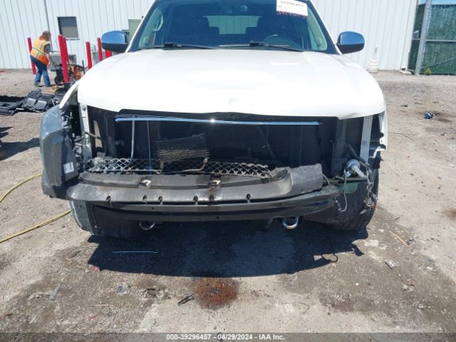 Photo 5 VIN: 1GNSKCE04BR311871 - CHEVROLET TAHOE 