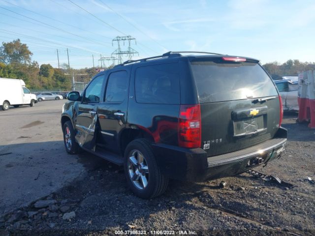 Photo 2 VIN: 1GNSKCE04CR328543 - CHEVROLET TAHOE 