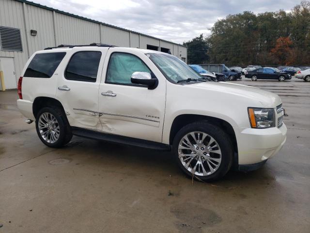 Photo 3 VIN: 1GNSKCE05CR256624 - CHEVROLET TAHOE 