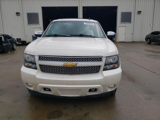 Photo 4 VIN: 1GNSKCE05CR256624 - CHEVROLET TAHOE 