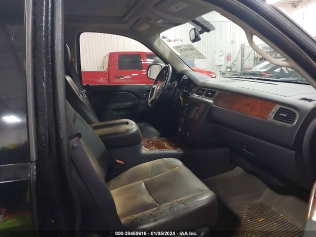 Photo 4 VIN: 1GNSKCE06BR386491 - CHEVROLET TAHOE 