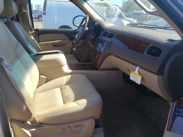 Photo 4 VIN: 1GNSKCE06CR231361 - CHEVROLET TAHOE K150 