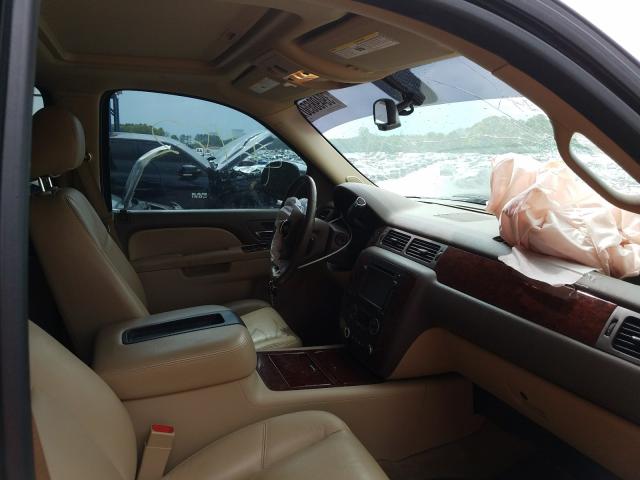 Photo 4 VIN: 1GNSKCE06DR159353 - CHEVROLET TAHOE K150 