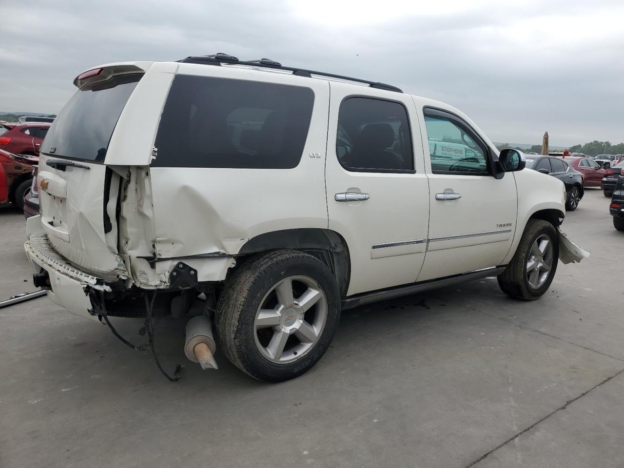 Photo 2 VIN: 1GNSKCE06ER169575 - CHEVROLET TAHOE 