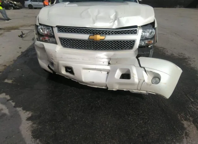 Photo 5 VIN: 1GNSKCE07CR172336 - CHEVROLET TAHOE 