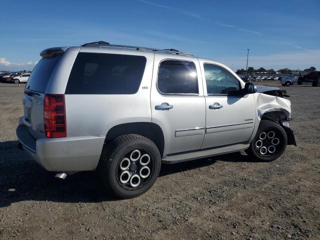 Photo 2 VIN: 1GNSKCE07CR243888 - CHEVROLET TAHOE K150 