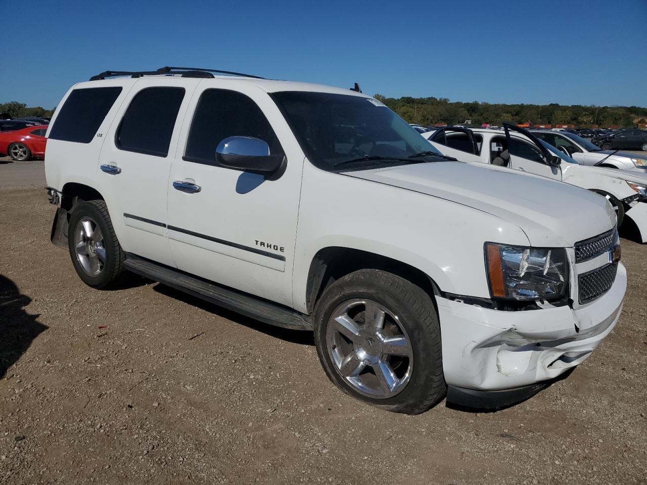 Photo 3 VIN: 1GNSKCE07DR278822 - CHEVROLET TAHOE 