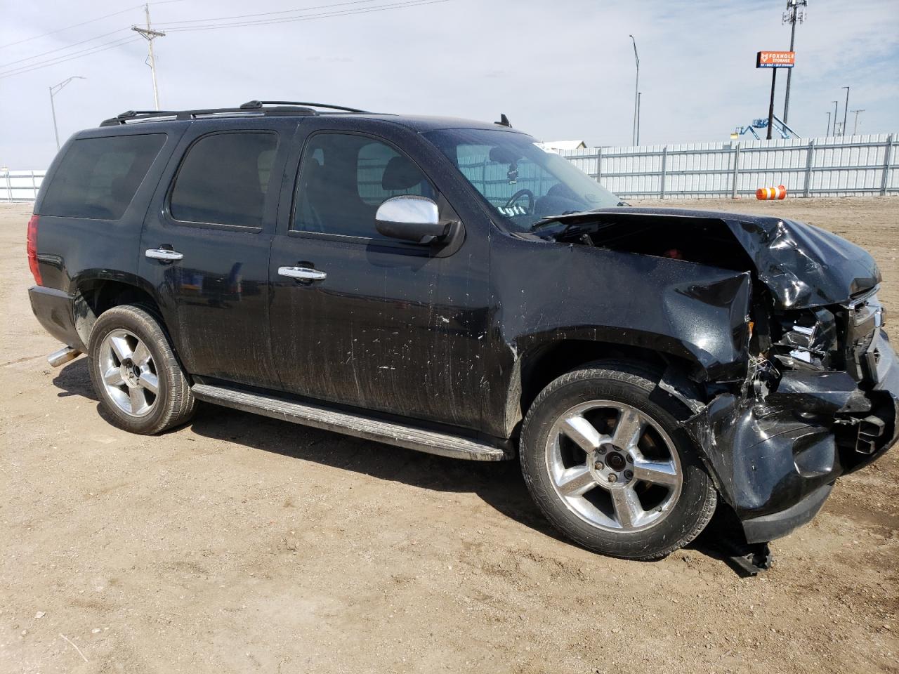 Photo 3 VIN: 1GNSKCE08BR171100 - CHEVROLET TAHOE 