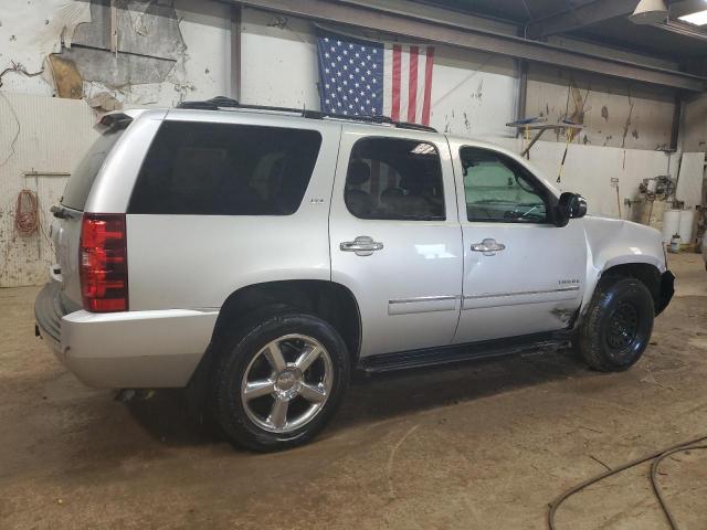 Photo 2 VIN: 1GNSKCE08BR273223 - CHEVROLET TAHOE 