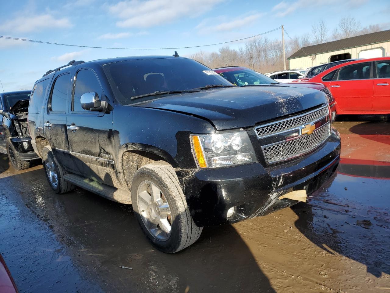 Photo 3 VIN: 1GNSKCE08DR370652 - CHEVROLET TAHOE 