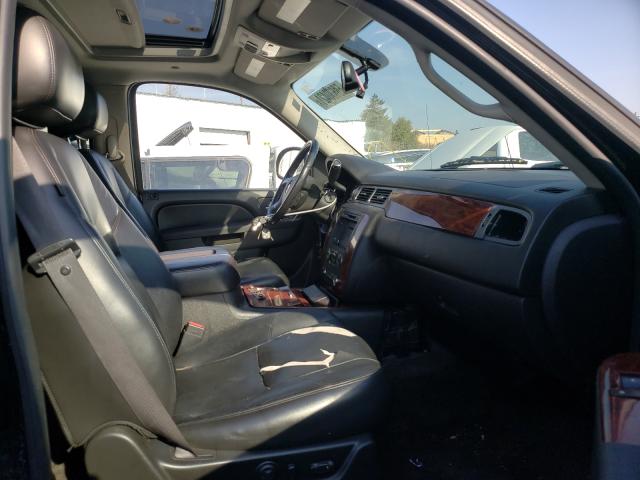 Photo 4 VIN: 1GNSKCE09BR178038 - CHEVROLET TAHOE K150 