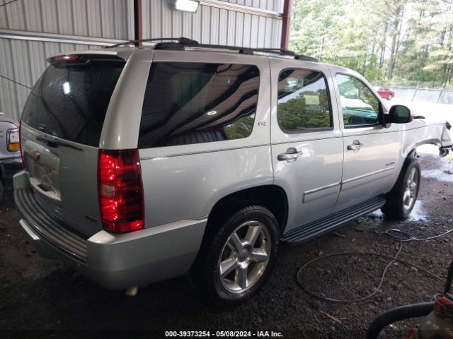 Photo 3 VIN: 1GNSKCE09CR239048 - CHEVROLET TAHOE 