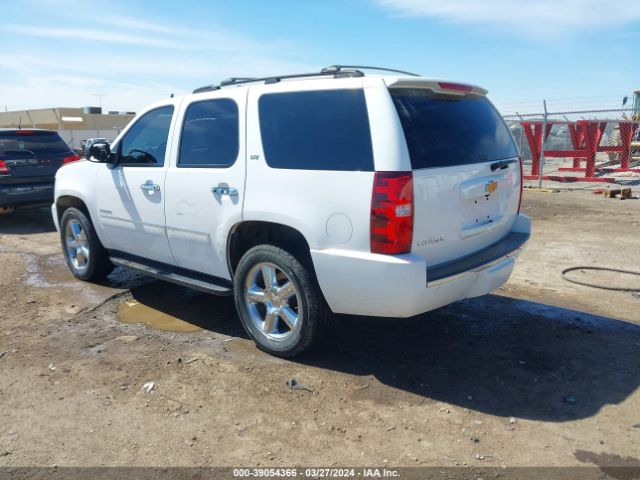 Photo 2 VIN: 1GNSKCE09DR227659 - CHEVROLET TAHOE 