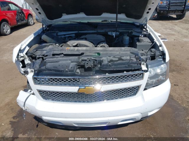 Photo 9 VIN: 1GNSKCE09DR227659 - CHEVROLET TAHOE 