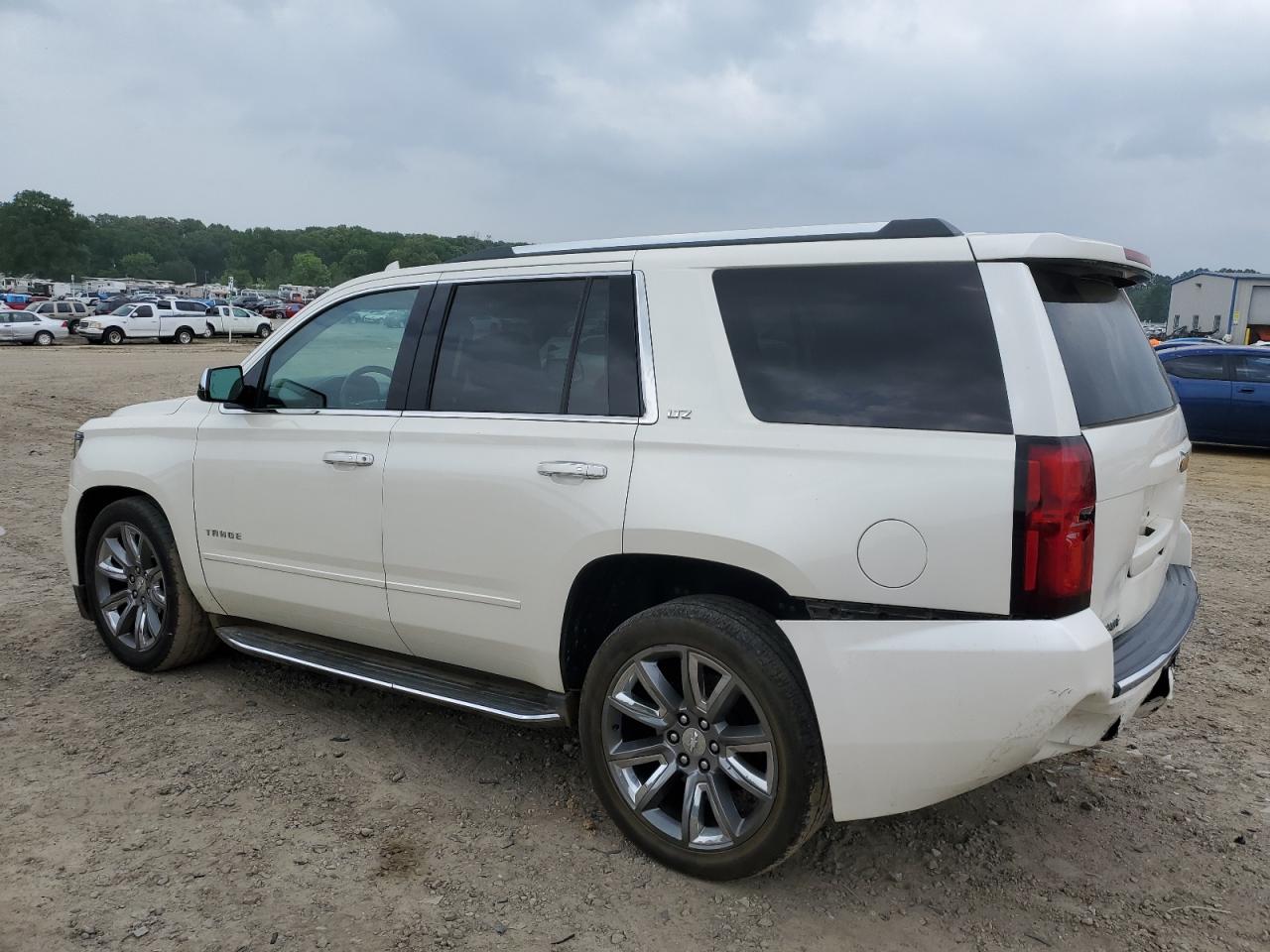 Photo 1 VIN: 1GNSKCKC0FR651622 - CHEVROLET TAHOE 