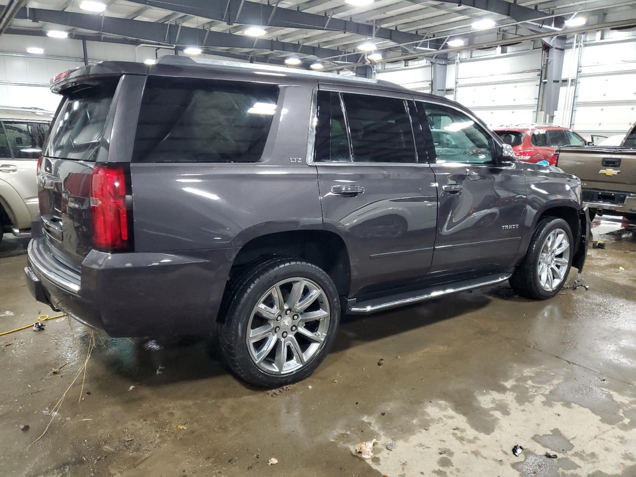 Photo 2 VIN: 1GNSKCKC0GR385620 - CHEVROLET TAHOE 