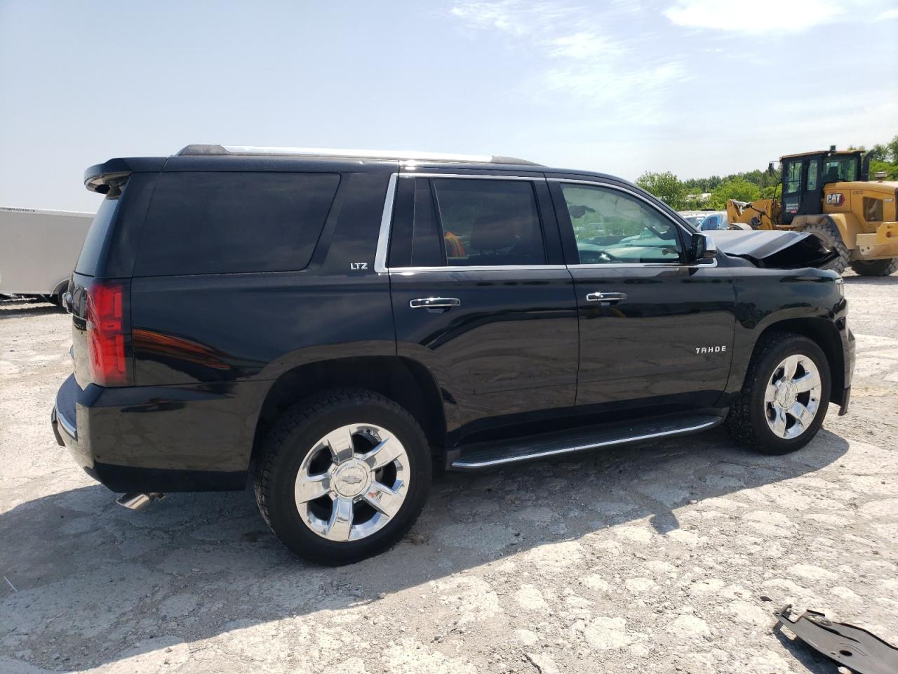 Photo 2 VIN: 1GNSKCKC0GR469923 - CHEVROLET TAHOE 