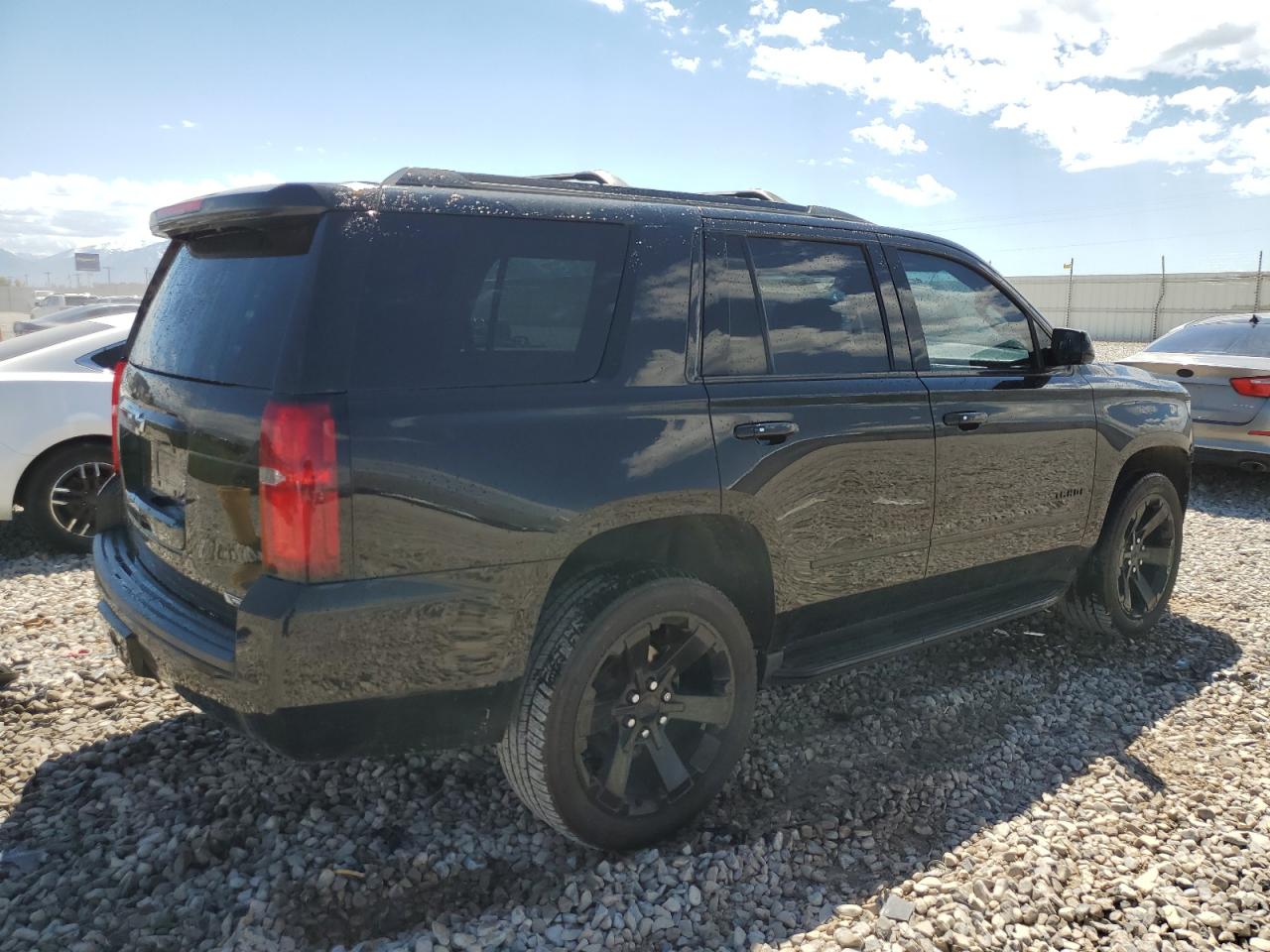 Photo 2 VIN: 1GNSKCKC0JR104391 - CHEVROLET TAHOE 