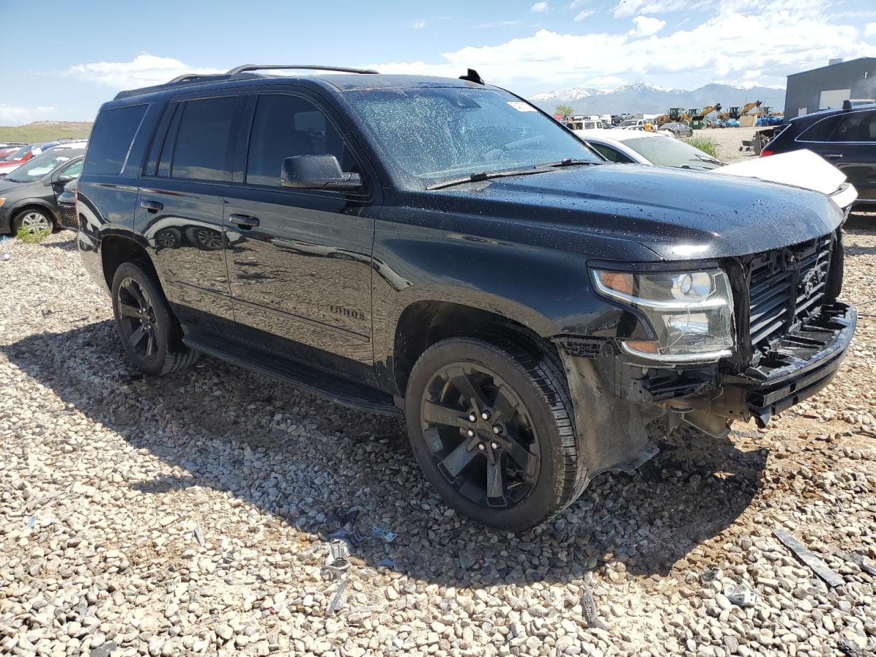 Photo 3 VIN: 1GNSKCKC0JR104391 - CHEVROLET TAHOE 