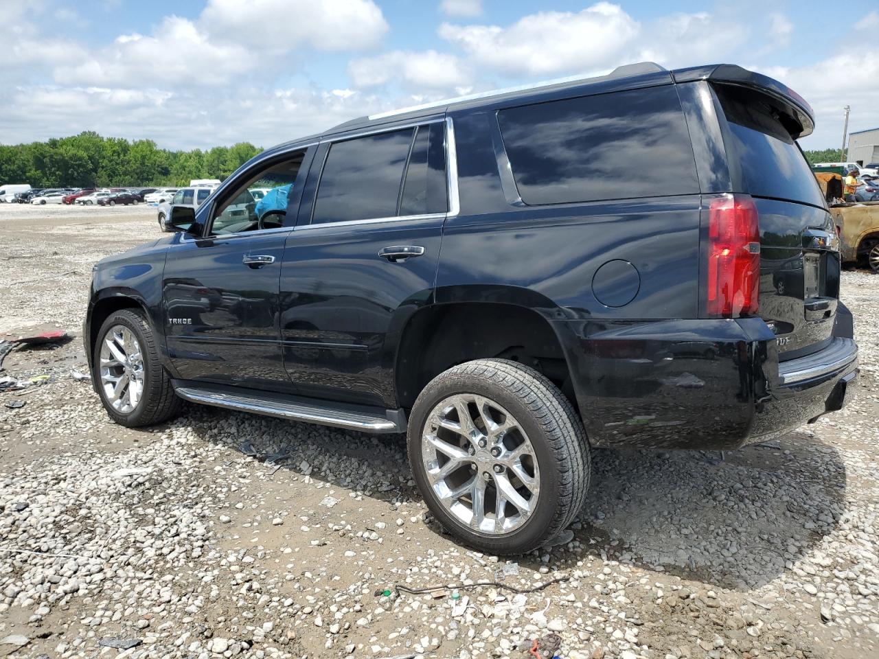 Photo 1 VIN: 1GNSKCKC3JR104529 - CHEVROLET TAHOE 