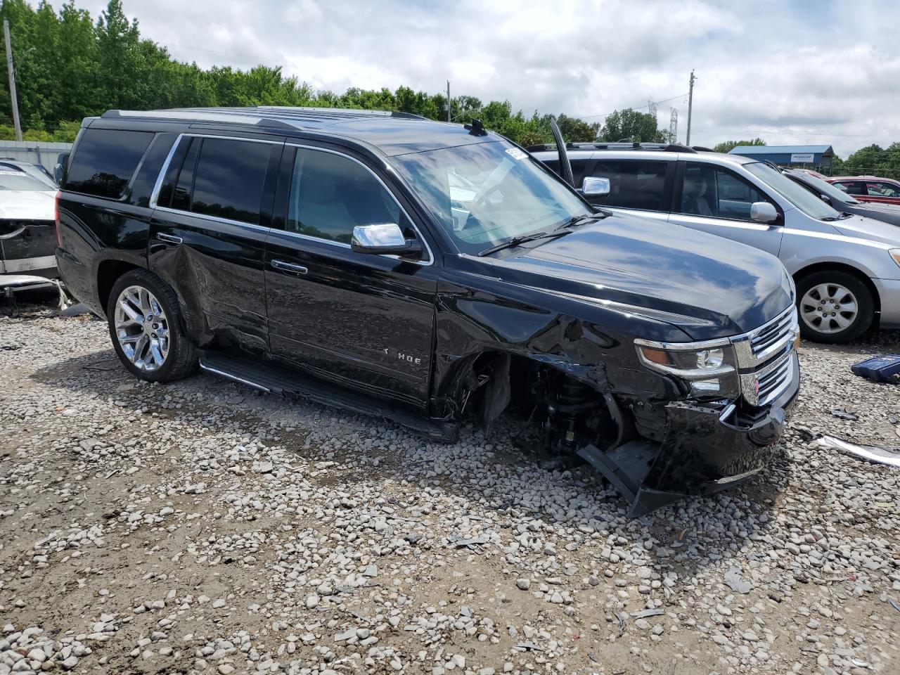 Photo 3 VIN: 1GNSKCKC3JR104529 - CHEVROLET TAHOE 