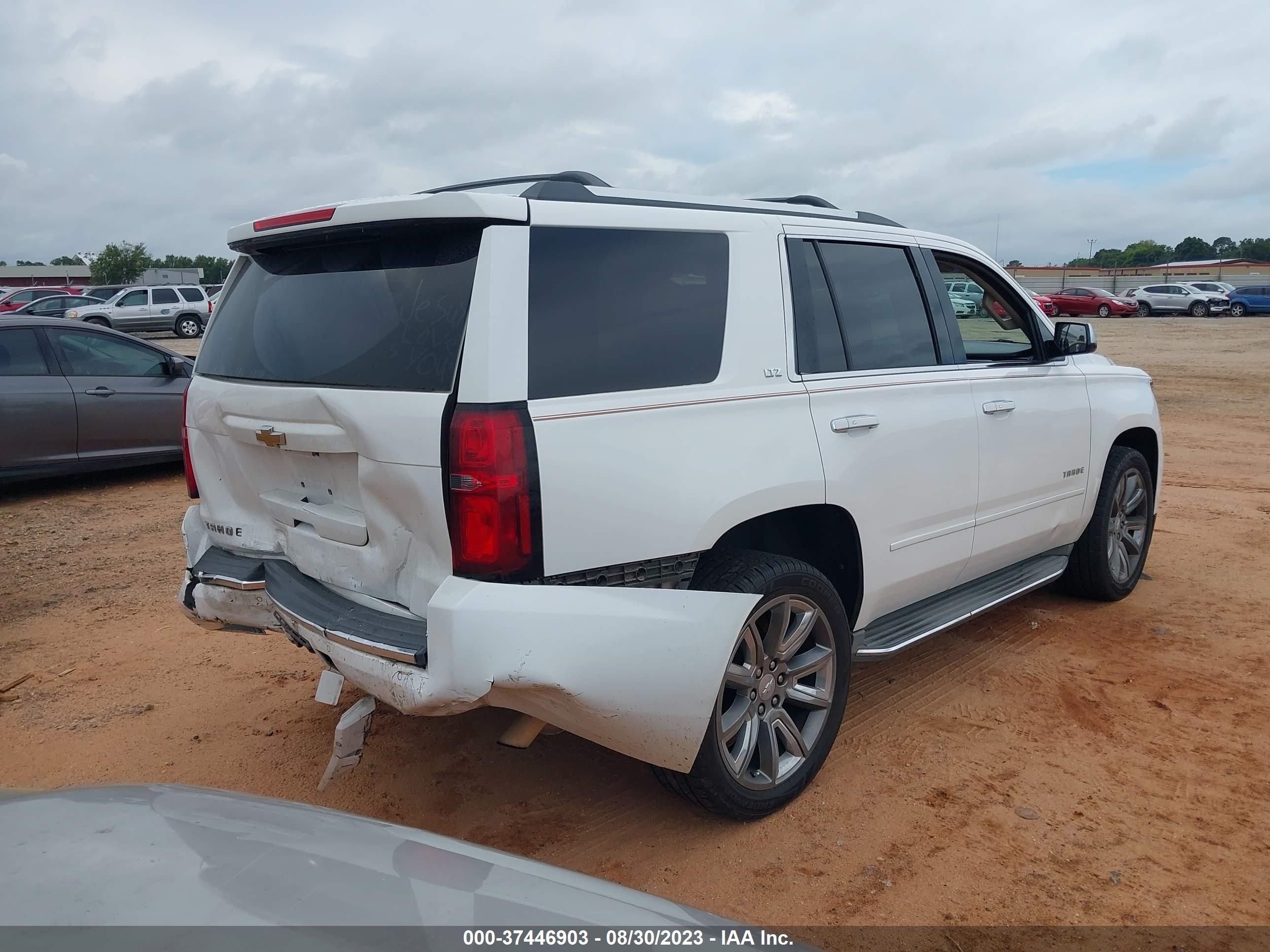 Photo 3 VIN: 1GNSKCKC5FR175738 - CHEVROLET TAHOE 