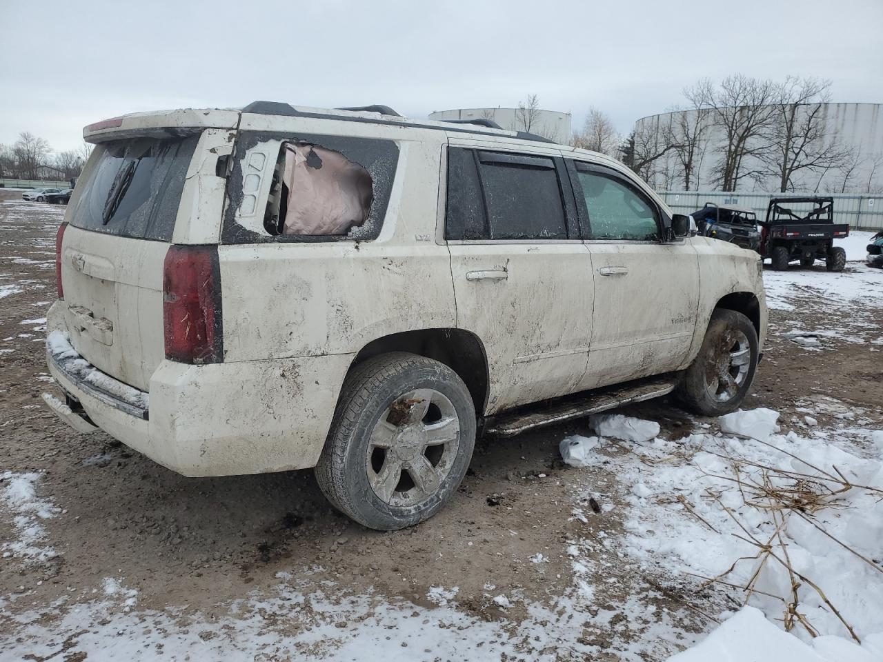 Photo 2 VIN: 1GNSKCKC6FR242122 - CHEVROLET TAHOE 