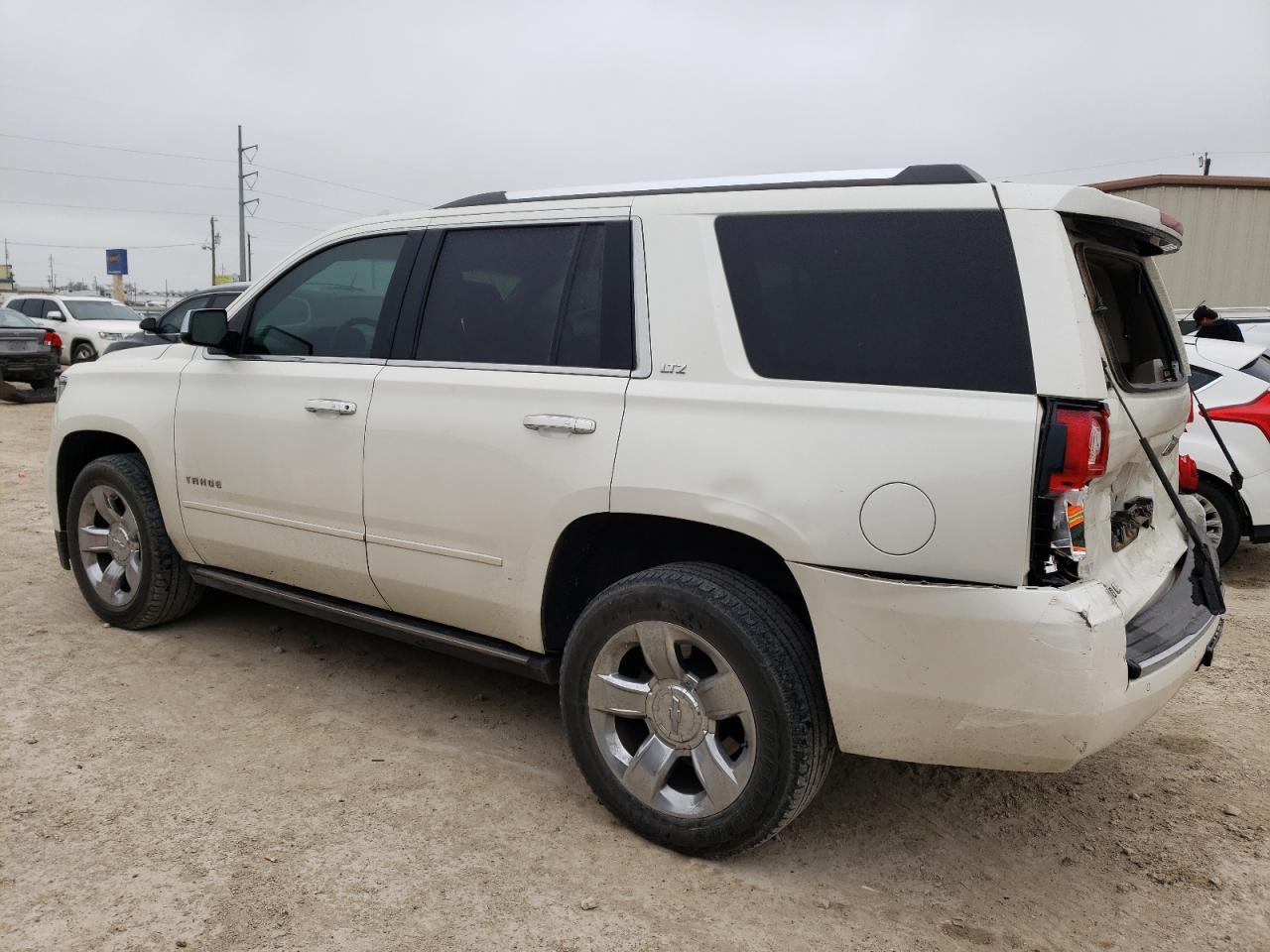 Photo 1 VIN: 1GNSKCKC6FR716327 - CHEVROLET TAHOE 