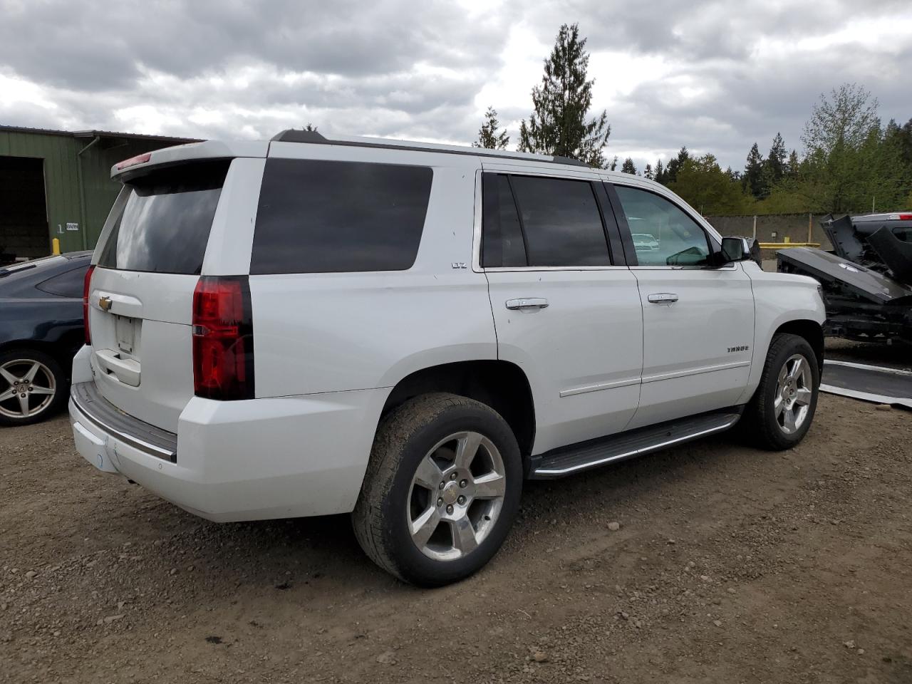 Photo 2 VIN: 1GNSKCKC6GR385394 - CHEVROLET TAHOE 