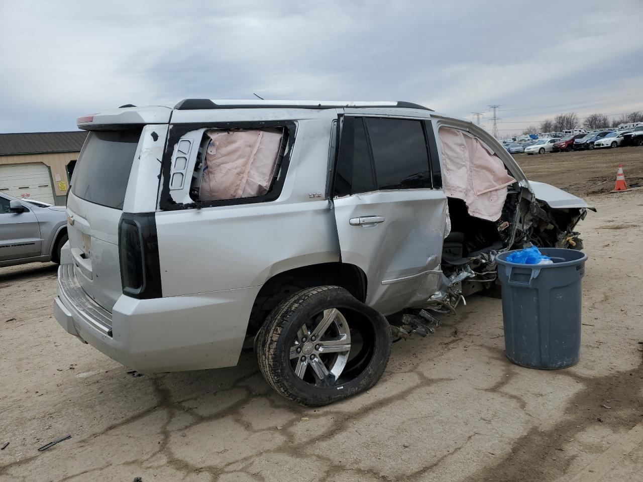 Photo 2 VIN: 1GNSKCKC7GR204545 - CHEVROLET TAHOE 