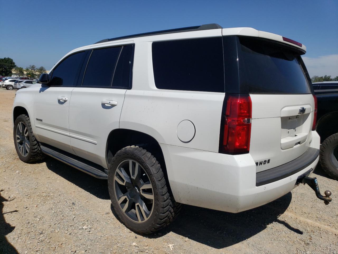 Photo 1 VIN: 1GNSKCKC7JR126470 - CHEVROLET TAHOE 