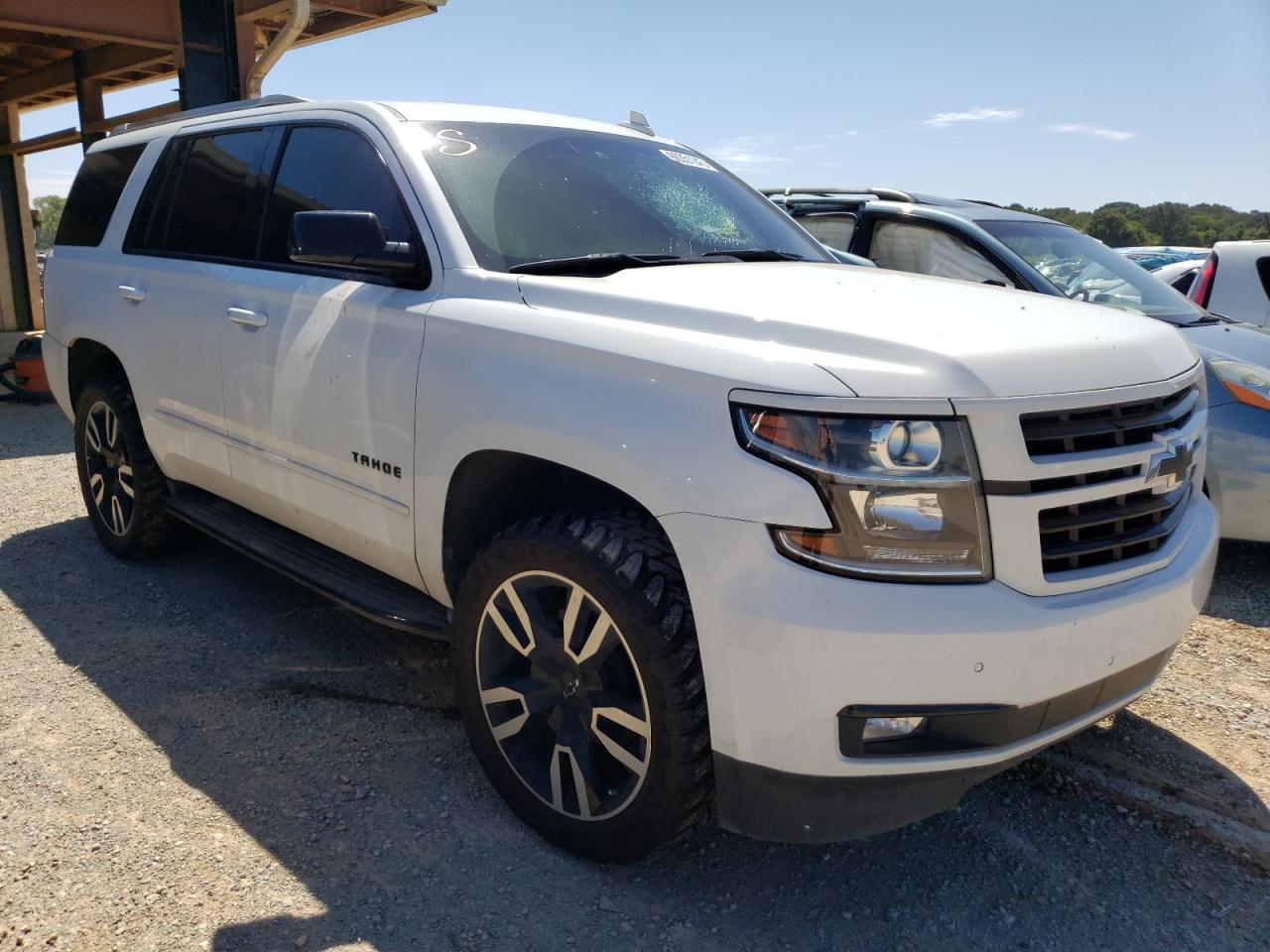 Photo 3 VIN: 1GNSKCKC7JR126470 - CHEVROLET TAHOE 