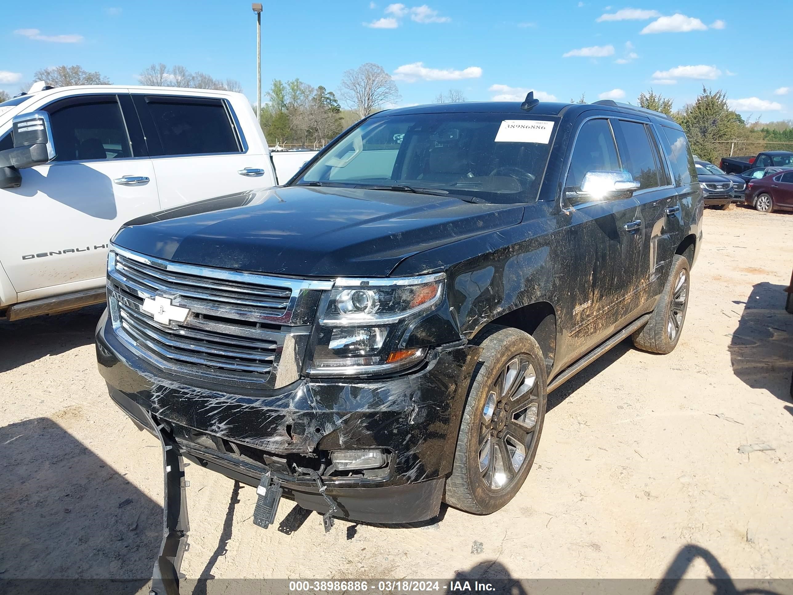 Photo 1 VIN: 1GNSKCKC8JR102498 - CHEVROLET TAHOE 