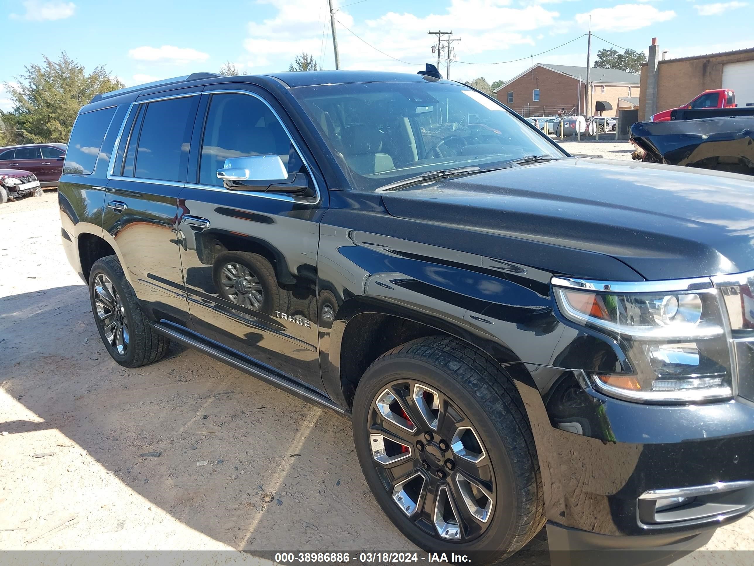 Photo 12 VIN: 1GNSKCKC8JR102498 - CHEVROLET TAHOE 