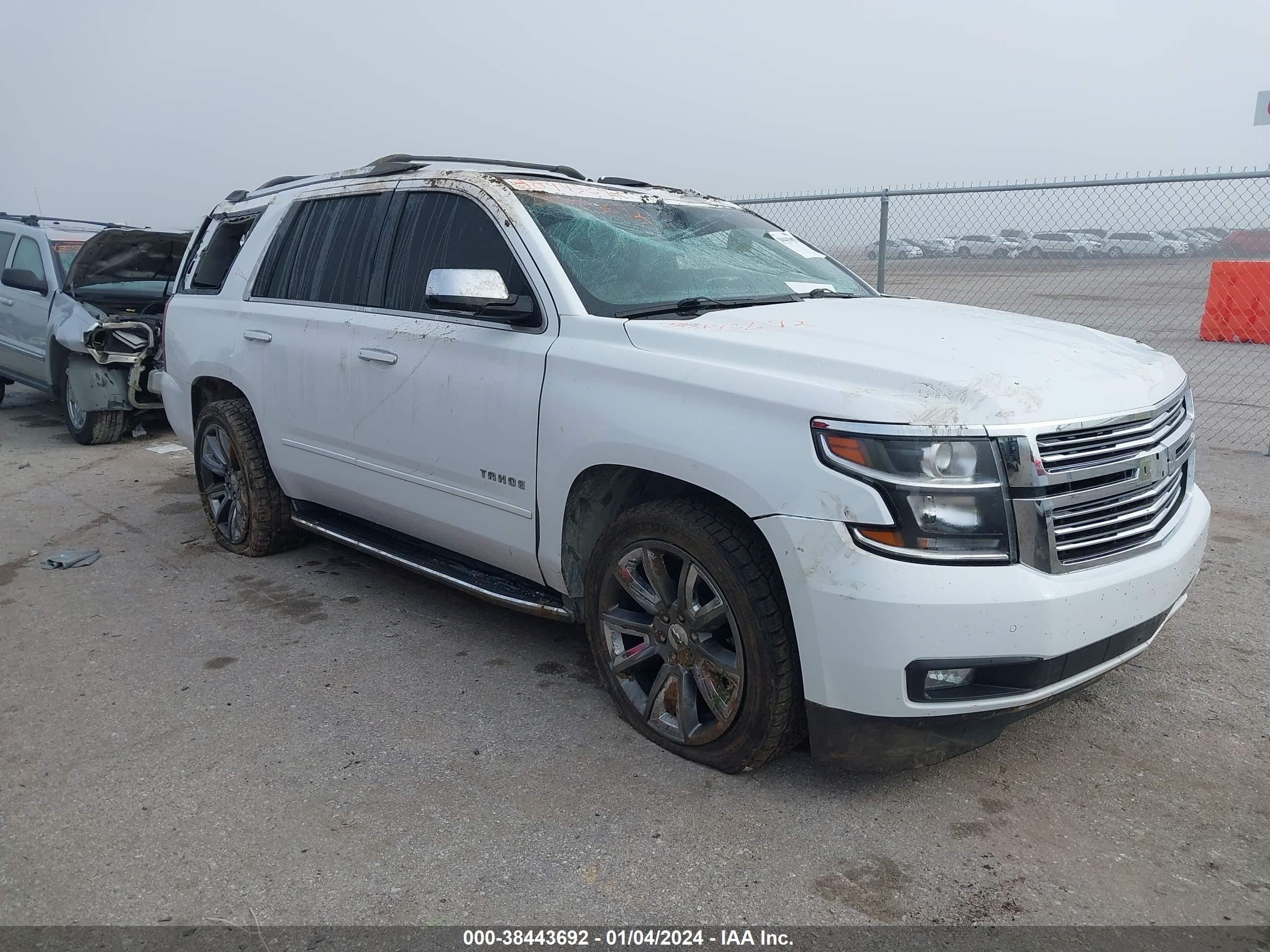 Photo 0 VIN: 1GNSKCKC8JR198472 - CHEVROLET TAHOE 